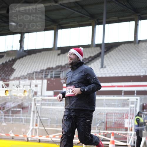 07.12.2025 - St. Pauli X-Mass-Run No. 15 Patografie http://msf.ph/oto/9368918 07.12.2025 11:19:01 Ziel 1109, 1322, 1617, 2064, 2067, 2597 meine-sportfotos.de