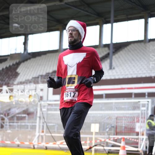 07.12.2025 - St. Pauli X-Mass-Run No. 15 Patografie http://msf.ph/oto/9368923 07.12.2025 11:19:03 Ziel 295, 302, 1617, 2064, 2067, 2597 meine-sportfotos.de