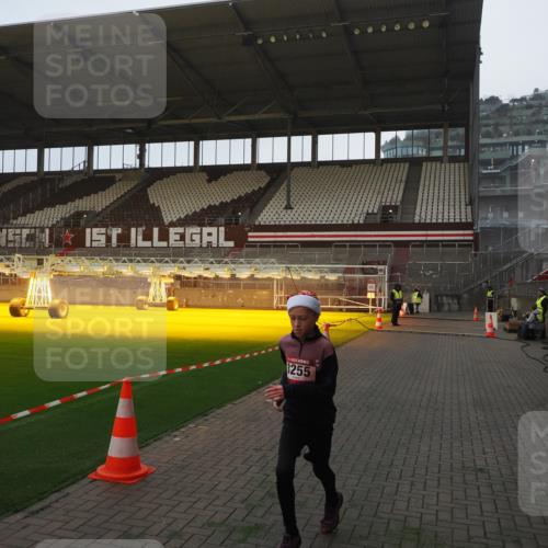 07.12.2025 - St. Pauli X-Mass-Run No. 15 Fabian Wolf http://msf.ph/oto/9368932 07.12.2025 09:56:31 Ziel 3255 meine-sportfotos.de