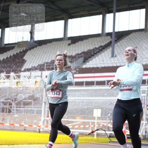 07.12.2025 - St. Pauli X-Mass-Run No. 15 Patografie http://msf.ph/oto/9368967 07.12.2025 11:19:31 Ziel 367, 373, 797, 1336, 1343, 1563, 2062 meine-sportfotos.de