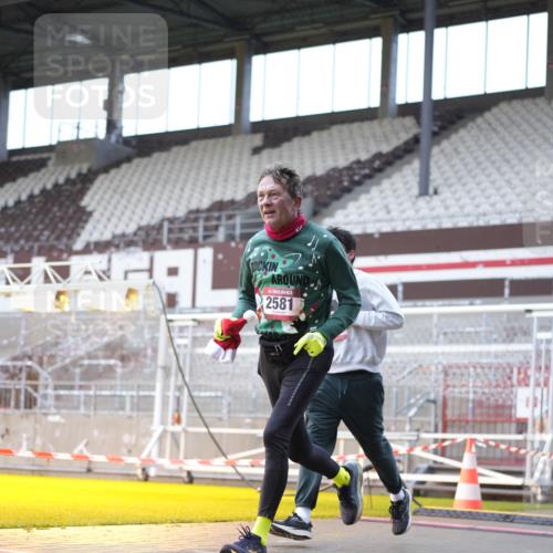 07.12.2025 - St. Pauli X-Mass-Run No. 15 Patografie http://msf.ph/oto/9368983 07.12.2025 11:19:45 Ziel 1336, 1343, 2217, 2581, 2771, 3075, 3160, 3822, 3823 meine-sportfotos.de