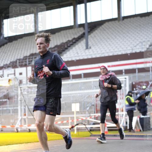07.12.2025 - St. Pauli X-Mass-Run No. 15 Patografie http://msf.ph/oto/9369022 07.12.2025 11:20:26 Ziel 1020, 1135, 1614, 2132, 2134, 2242, 2305, 3129, 3157, 3309, 4637 meine-sportfotos.de