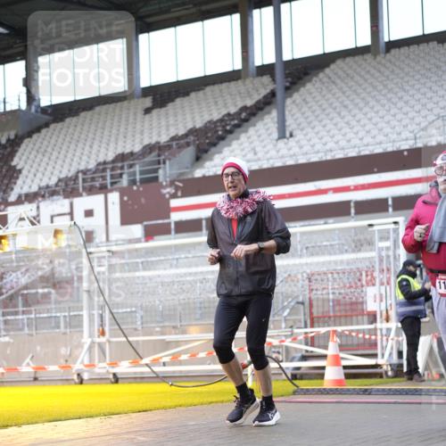 07.12.2025 - St. Pauli X-Mass-Run No. 15 Patografie http://msf.ph/oto/9369024 07.12.2025 11:20:26 Ziel 1020, 1135, 1614, 2132, 2134, 2242, 2305, 3129, 3157, 3309, 4637 meine-sportfotos.de