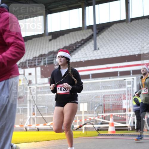 07.12.2025 - St. Pauli X-Mass-Run No. 15 Patografie http://msf.ph/oto/9369031 07.12.2025 11:20:28 Ziel 1020, 1135, 1614, 2132, 2134, 2242, 2305, 3129, 3157, 3309, 4637 meine-sportfotos.de