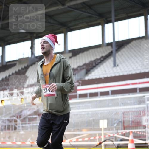 07.12.2025 - St. Pauli X-Mass-Run No. 15 Patografie http://msf.ph/oto/9369037 07.12.2025 11:20:30 Ziel 1020, 1135, 1614, 2132, 2134, 2242, 2305, 3129, 3309 meine-sportfotos.de