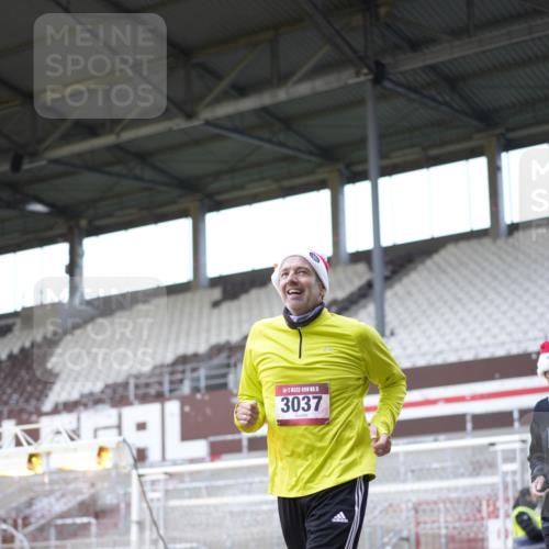 07.12.2025 - St. Pauli X-Mass-Run No. 15 Patografie http://msf.ph/oto/9369055 07.12.2025 11:20:46 Ziel 540, 765, 2379, 2462, 2601, 3037 meine-sportfotos.de