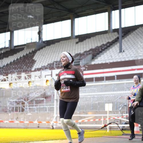 07.12.2025 - St. Pauli X-Mass-Run No. 15 Patografie http://msf.ph/oto/9369077 07.12.2025 11:21:08 Ziel 2375, 2376, 2854, 2867, 3135, 3220, 3283 meine-sportfotos.de