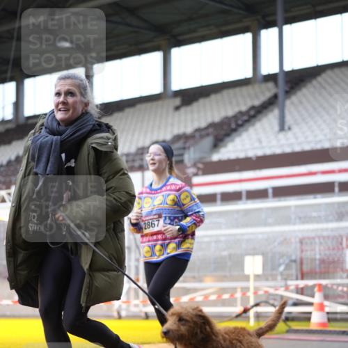 07.12.2025 - St. Pauli X-Mass-Run No. 15 Patografie http://msf.ph/oto/9369085 07.12.2025 11:21:09 Ziel 2375, 2376, 2854, 2867, 3135, 3220, 3283 meine-sportfotos.de