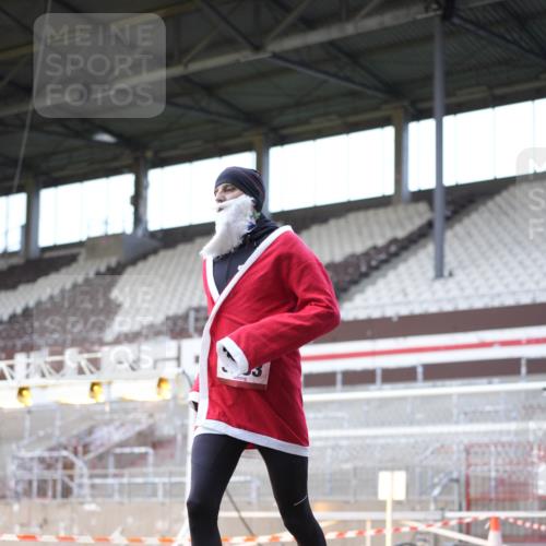 07.12.2025 - St. Pauli X-Mass-Run No. 15 Patografie http://msf.ph/oto/9369087 07.12.2025 11:21:12 Ziel 2375, 2376, 2579, 2854, 2867, 3135, 3159, 3220, 3283 meine-sportfotos.de
