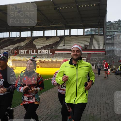 07.12.2025 - St. Pauli X-Mass-Run No. 15 Fabian Wolf http://msf.ph/oto/9369142 07.12.2025 09:57:30 Ziel 632, 1292, 1293, 1377, 1395, 2678 meine-sportfotos.de