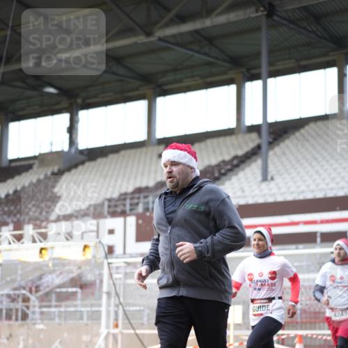 07.12.2025 - St. Pauli X-Mass-Run No. 15 Patografie http://msf.ph/oto/9369203 07.12.2025 11:23:01 Ziel 21, 69, 2023, 2373, 4249, 4824 meine-sportfotos.de