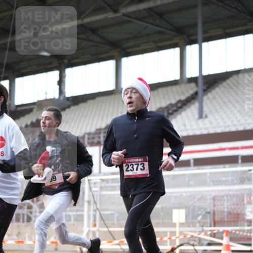 07.12.2025 - St. Pauli X-Mass-Run No. 15 Patografie http://msf.ph/oto/9369215 07.12.2025 11:23:03 Ziel 21, 69, 2023, 2373, 4249, 4824 meine-sportfotos.de