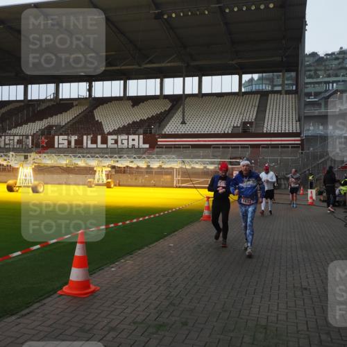 07.12.2025 - St. Pauli X-Mass-Run No. 15 Fabian Wolf http://msf.ph/oto/9369281 07.12.2025 09:58:19 Ziel 238, 261, 1173, 1633, 1774, 2205, 3405, 3515, 4206 meine-sportfotos.de