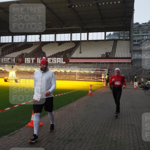 07.12.2025 - St. Pauli X-Mass-Run No. 15 Fabian Wolf http://msf.ph/oto/9369324 07.12.2025 09:58:26 Ziel 238, 261, 483, 1173, 1633, 1774, 2205, 3515, 4031, 4206 meine-sportfotos.de