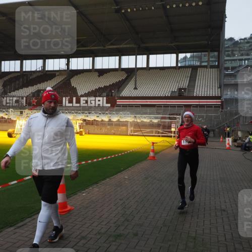 07.12.2025 - St. Pauli X-Mass-Run No. 15 Fabian Wolf http://msf.ph/oto/9369329 07.12.2025 09:58:26 Ziel 238, 261, 483, 1173, 1633, 1774, 2205, 3515, 4031, 4206 meine-sportfotos.de