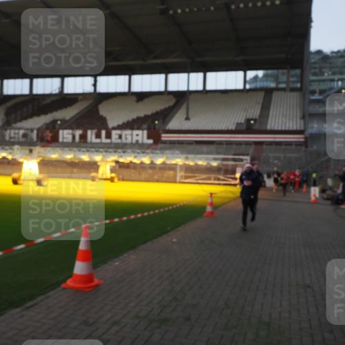 07.12.2025 - St. Pauli X-Mass-Run No. 15 Fabian Wolf http://msf.ph/oto/9369359 07.12.2025 09:58:30 Ziel 238, 261, 483, 532, 1173, 1603, 1633, 1774, 2205, 3515, 4031, 4206 meine-sportfotos.de