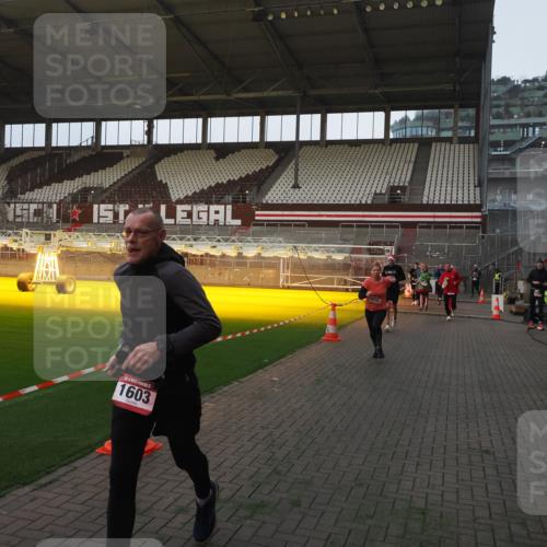07.12.2025 - St. Pauli X-Mass-Run No. 15 Fabian Wolf http://msf.ph/oto/9369388 07.12.2025 09:58:34 Ziel 238, 261, 483, 532, 1003, 1115, 1173, 1528, 1603, 1774, 1782, 1785, 2205, 3308, 4031, 4206 meine-sportfotos.de