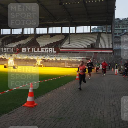 07.12.2025 - St. Pauli X-Mass-Run No. 15 Fabian Wolf http://msf.ph/oto/9369390 07.12.2025 09:58:35 Ziel 238, 261, 483, 532, 1003, 1115, 1173, 1528, 1603, 1782, 1785, 2205, 2392, 3308, 4031, 4206 meine-sportfotos.de