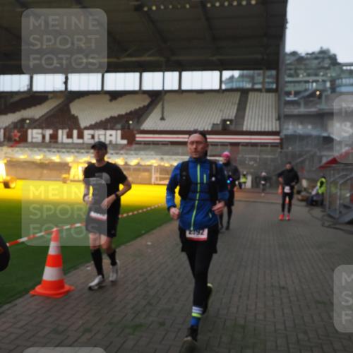 07.12.2025 - St. Pauli X-Mass-Run No. 15 Fabian Wolf http://msf.ph/oto/9369418 07.12.2025 09:58:42 Ziel 483, 532, 1003, 1115, 1528, 1542, 1603, 1782, 1785, 2392, 3308, 4031 meine-sportfotos.de