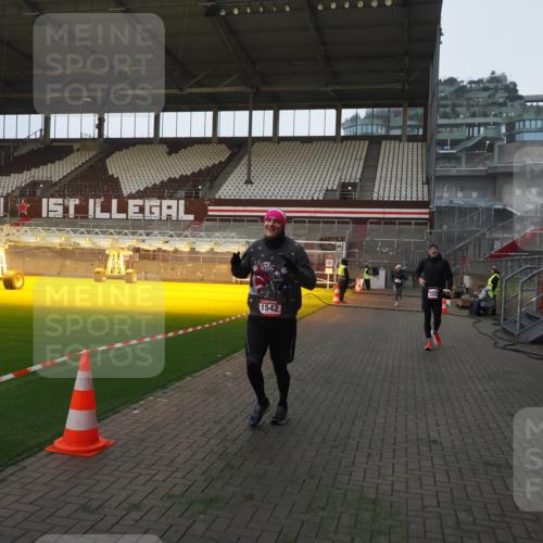 07.12.2025 - St. Pauli X-Mass-Run No. 15 Fabian Wolf http://msf.ph/oto/9369434 07.12.2025 09:58:43 Ziel 483, 532, 655, 1003, 1115, 1528, 1542, 1603, 1782, 1785, 2392, 3308 meine-sportfotos.de