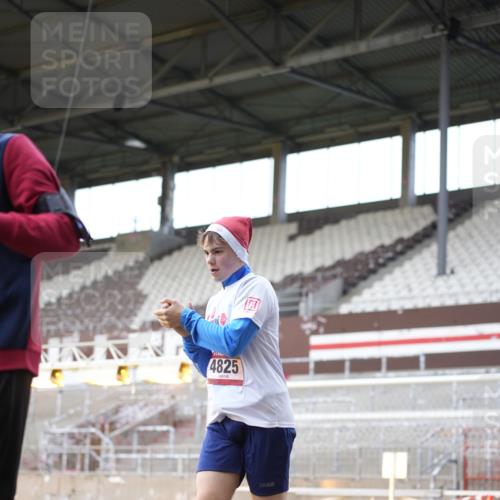 07.12.2025 - St. Pauli X-Mass-Run No. 15 Patografie http://msf.ph/oto/9369475 07.12.2025 11:25:30 Ziel 1334, 1339, 1388, 1672, 2498, 3290, 3296, 3301, 4101, 4825 meine-sportfotos.de