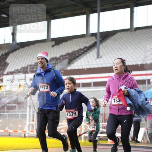 07.12.2025 - St. Pauli X-Mass-Run No. 15 Patografie http://msf.ph/oto/9369479 07.12.2025 11:25:35 Ziel 1334, 1339, 1379, 1388, 1672, 2498, 4654, 4825 meine-sportfotos.de