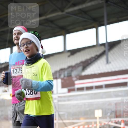 07.12.2025 - St. Pauli X-Mass-Run No. 15 Patografie http://msf.ph/oto/9369488 07.12.2025 11:25:36 Ziel 1334, 1339, 1379, 1388, 1593, 1672, 2498, 4654, 4825 meine-sportfotos.de