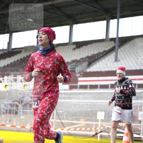 07.12.2025 - St. Pauli X-Mass-Run No. 15 Patografie http://msf.ph/oto/9369504 07.12.2025 11:25:53 Ziel 674, 678, 1079, 1344, 1356, 1593, 1673, 2055, 2145, 2161, 2166, 2198, 2255, 2265, 3050, 3051, 3068, 3070 meine-sportfotos.de