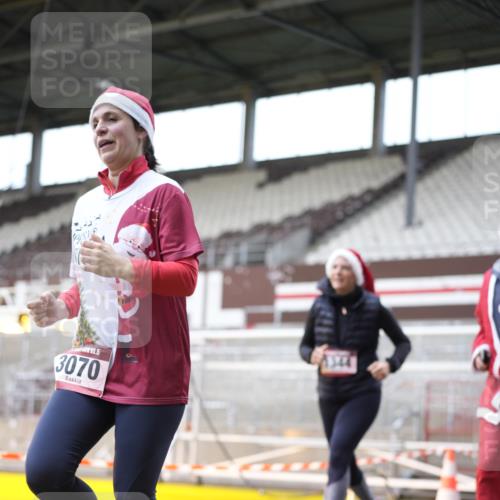 07.12.2025 - St. Pauli X-Mass-Run No. 15 Patografie http://msf.ph/oto/9369512 07.12.2025 11:25:54 Ziel 674, 678, 1079, 1344, 1356, 1593, 1673, 2055, 2088, 2145, 2161, 2166, 2198, 2255, 2265, 3050, 3051, 3068, 3070 meine-sportfotos.de