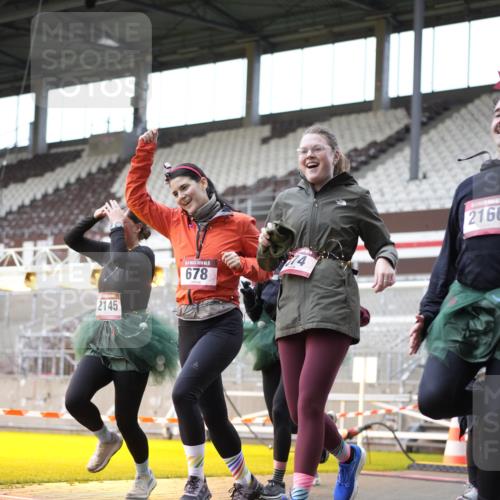 07.12.2025 - St. Pauli X-Mass-Run No. 15 Patografie http://msf.ph/oto/9369519 07.12.2025 11:25:56 Ziel 674, 678, 1079, 1344, 1356, 1593, 1673, 2055, 2088, 2145, 2161, 2166, 2198, 2255, 2265, 3050, 3051, 3068, 3070 meine-sportfotos.de