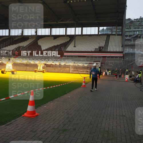 07.12.2025 - St. Pauli X-Mass-Run No. 15 Fabian Wolf http://msf.ph/oto/9369522 07.12.2025 09:59:08 Ziel 939, 2529, 3147, 3345 meine-sportfotos.de