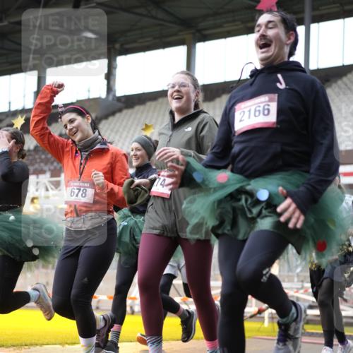 07.12.2025 - St. Pauli X-Mass-Run No. 15 Patografie http://msf.ph/oto/9369523 07.12.2025 11:25:56 Ziel 674, 678, 1079, 1344, 1356, 1593, 1673, 2055, 2088, 2145, 2161, 2166, 2198, 2255, 2265, 3050, 3051, 3068, 3070 meine-sportfotos.de