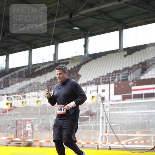 07.12.2025 - St. Pauli X-Mass-Run No. 15 Patografie http://msf.ph/oto/9369533 07.12.2025 11:26:07 Ziel 674, 678, 1079, 1344, 1345, 1356, 1673, 2059, 2063, 2066, 2088, 2145, 2161, 2166, 2198, 2255, 2265, 2786, 2795, 3068, 3070, 3094, 3257, 3258, 3260, 3261, 3607 meine-sportfotos.de