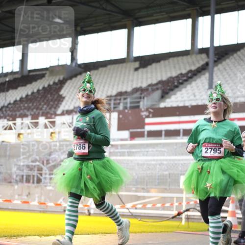 07.12.2025 - St. Pauli X-Mass-Run No. 15 Patografie http://msf.ph/oto/9369537 07.12.2025 11:26:08 Ziel 674, 678, 1344, 1345, 1356, 1501, 2059, 2063, 2066, 2069, 2074, 2088, 2124, 2145, 2161, 2166, 2198, 2255, 2260, 2265, 2637, 2786, 2795, 3068, 3070, 3094, 3257, 3258, 3260, 3261, 3607 meine-sportfotos.de