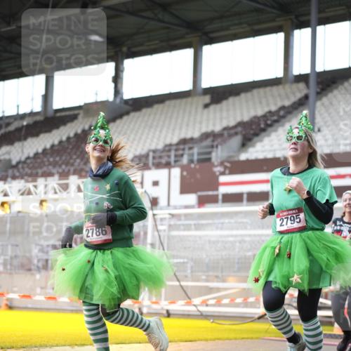 07.12.2025 - St. Pauli X-Mass-Run No. 15 Patografie http://msf.ph/oto/9369539 07.12.2025 11:26:08 Ziel 674, 678, 1344, 1345, 1356, 1501, 2059, 2063, 2066, 2069, 2074, 2088, 2124, 2145, 2161, 2166, 2198, 2255, 2260, 2265, 2637, 2786, 2795, 3068, 3070, 3094, 3257, 3258, 3260, 3261, 3607 meine-sportfotos.de