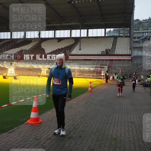 07.12.2025 - St. Pauli X-Mass-Run No. 15 Fabian Wolf http://msf.ph/oto/9369542 07.12.2025 09:59:13 Ziel 939, 1120, 2529, 3147, 3345 meine-sportfotos.de