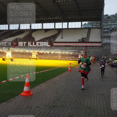07.12.2025 - St. Pauli X-Mass-Run No. 15 Fabian Wolf http://msf.ph/oto/9369551 07.12.2025 09:59:14 Ziel 939, 1120, 2529, 2657, 3147, 3345 meine-sportfotos.de