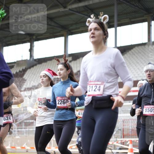07.12.2025 - St. Pauli X-Mass-Run No. 15 Patografie http://msf.ph/oto/9369561 07.12.2025 11:26:14 Ziel 610, 624, 1345, 1498, 1501, 1632, 2059, 2063, 2066, 2069, 2074, 2088, 2124, 2257, 2260, 2637, 2786, 2795, 3094, 3217, 3257, 3258, 3260, 3261, 3607 meine-sportfotos.de