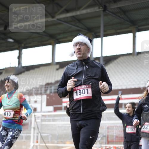 07.12.2025 - St. Pauli X-Mass-Run No. 15 Patografie http://msf.ph/oto/9369563 07.12.2025 11:26:15 Ziel 610, 624, 1345, 1498, 1501, 1632, 2059, 2063, 2066, 2069, 2074, 2124, 2257, 2260, 2637, 2786, 2795, 3094, 3217, 3257, 3258, 3260, 3261, 3607 meine-sportfotos.de
