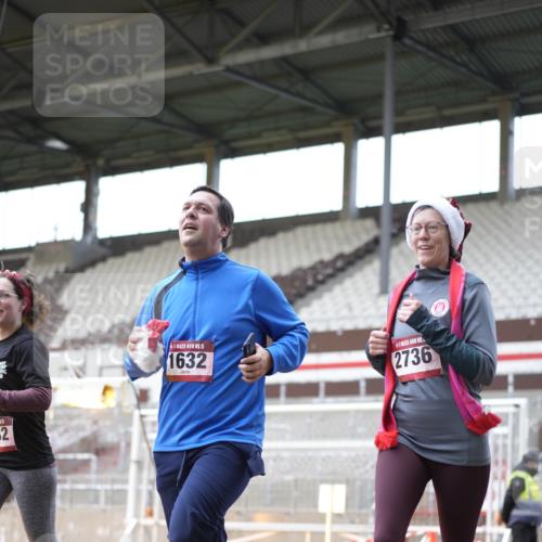 07.12.2025 - St. Pauli X-Mass-Run No. 15 Patografie http://msf.ph/oto/9369570 07.12.2025 11:26:17 Ziel 610, 624, 1345, 1498, 1501, 1632, 2059, 2063, 2066, 2069, 2074, 2124, 2257, 2260, 2637, 2786, 2795, 3094, 3217, 3257, 3258, 3260, 3261, 3607 meine-sportfotos.de