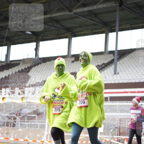 07.12.2025 - St. Pauli X-Mass-Run No. 15 Patografie http://msf.ph/oto/9369586 07.12.2025 11:26:34 Ziel 205, 209, 2024, 2026, 2234, 2236, 2237, 2240, 2748, 2749, 2813, 2942, 4884 meine-sportfotos.de