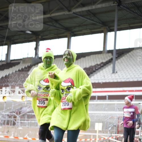 07.12.2025 - St. Pauli X-Mass-Run No. 15 Patografie http://msf.ph/oto/9369588 07.12.2025 11:26:34 Ziel 205, 209, 2024, 2026, 2234, 2236, 2237, 2240, 2748, 2749, 2813, 2942, 4884 meine-sportfotos.de
