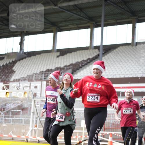 07.12.2025 - St. Pauli X-Mass-Run No. 15 Patografie http://msf.ph/oto/9369590 07.12.2025 11:26:35 Ziel 205, 209, 2024, 2026, 2234, 2236, 2237, 2240, 2748, 2749, 2813, 2942, 4884 meine-sportfotos.de