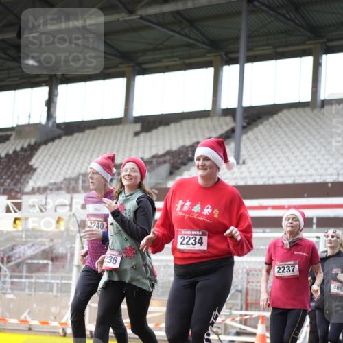 07.12.2025 - St. Pauli X-Mass-Run No. 15 Patografie http://msf.ph/oto/9369592 07.12.2025 11:26:35 Ziel 205, 209, 2024, 2026, 2234, 2236, 2237, 2240, 2748, 2749, 2813, 2942, 4884 meine-sportfotos.de