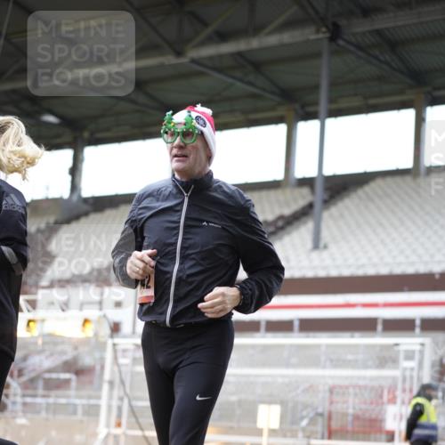 07.12.2025 - St. Pauli X-Mass-Run No. 15 Patografie http://msf.ph/oto/9369602 07.12.2025 11:26:38 Ziel 205, 209, 2024, 2026, 2175, 2176, 2234, 2236, 2237, 2240, 2748, 2749, 2813, 2942, 4884 meine-sportfotos.de