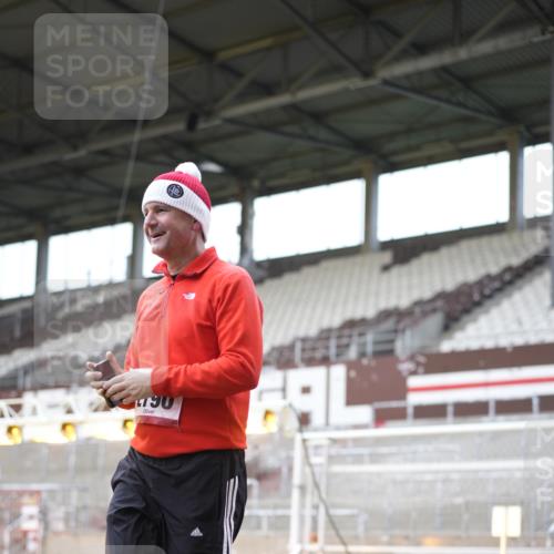 07.12.2025 - St. Pauli X-Mass-Run No. 15 Patografie http://msf.ph/oto/9369621 07.12.2025 11:26:49 Ziel 205, 209, 1080, 2072, 2175, 2176, 2234, 2236, 2237, 2240, 2789, 2790, 2942, 2972, 2979, 4884 meine-sportfotos.de