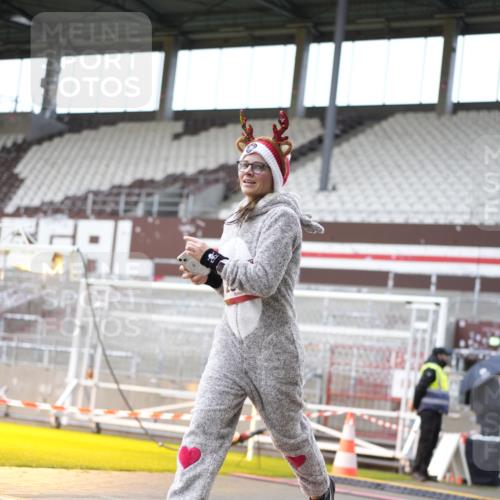 07.12.2025 - St. Pauli X-Mass-Run No. 15 Patografie http://msf.ph/oto/9369654 07.12.2025 11:27:12 Ziel 1772, 2887, 2995, 2999, 3004, 3956, 4647, 4656 meine-sportfotos.de