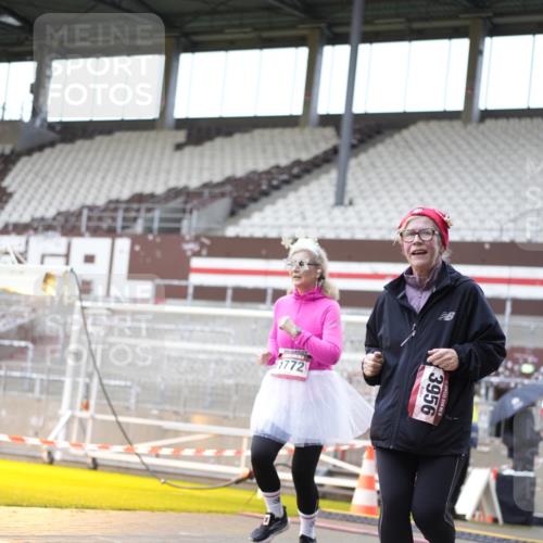 07.12.2025 - St. Pauli X-Mass-Run No. 15 Patografie http://msf.ph/oto/9369662 07.12.2025 11:27:16 Ziel 35, 36, 1772, 2995, 2999, 3004, 3956, 4647, 4656 meine-sportfotos.de