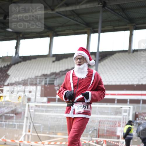 07.12.2025 - St. Pauli X-Mass-Run No. 15 Patografie http://msf.ph/oto/9369693 07.12.2025 11:27:36 Ziel 407, 534, 776, 790, 2567, 2571, 2572, 2623, 3315 meine-sportfotos.de