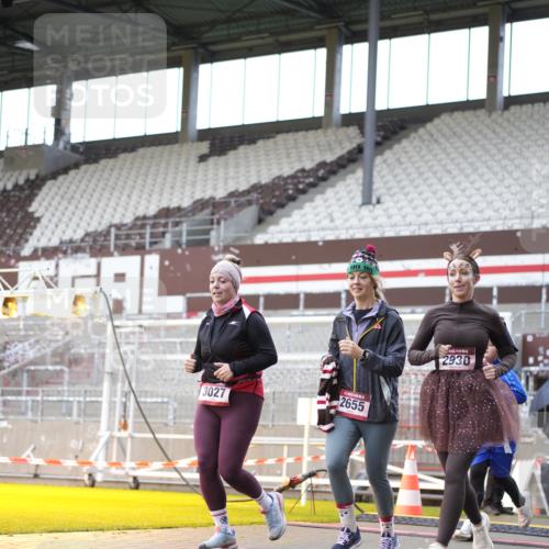 07.12.2025 - St. Pauli X-Mass-Run No. 15 Patografie http://msf.ph/oto/9369706 07.12.2025 11:27:51 Ziel 1082, 2192, 2196, 2655, 2930, 2980, 3027 meine-sportfotos.de